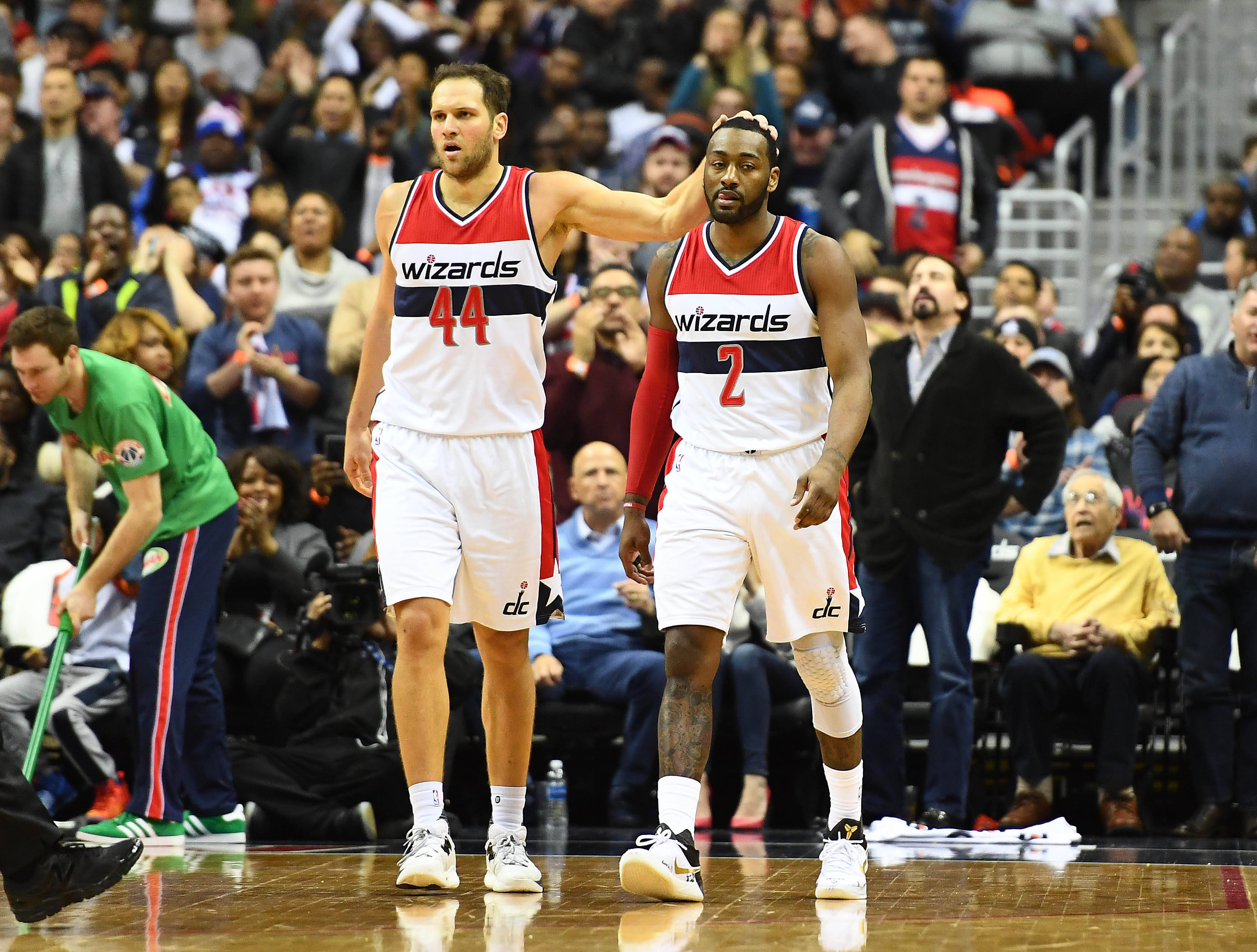 亚博-窗口期NBA季后赛焦点战；罗马战术微调；引发热议；数据趋势出现新变化-亚博